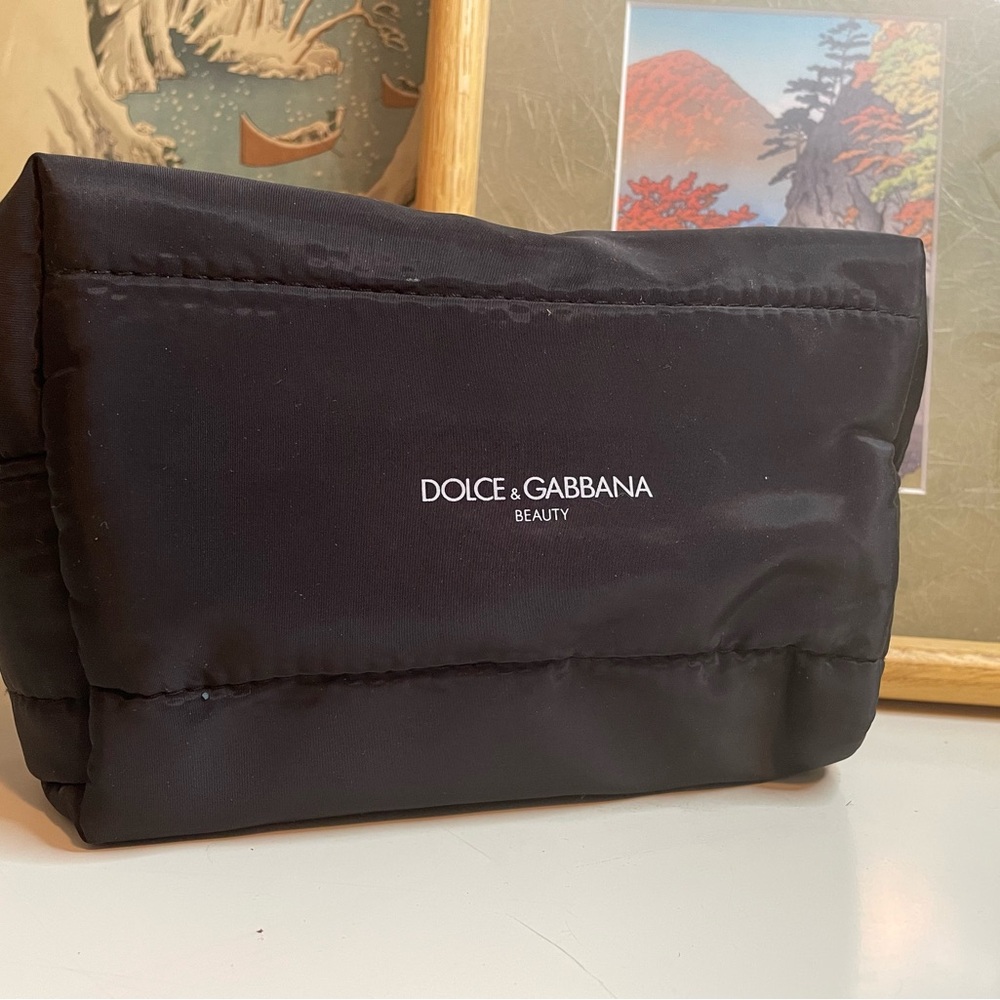 NWOT Dolce & Gabbana Black Cosmetics Pouch - Beauty Logo